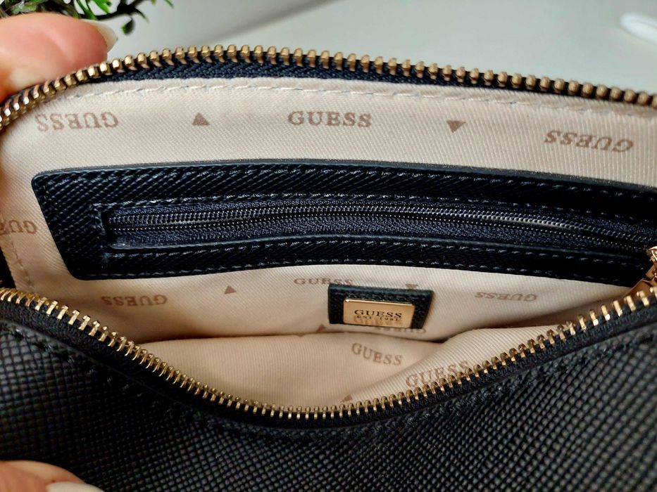Оригинална чанта Guess!