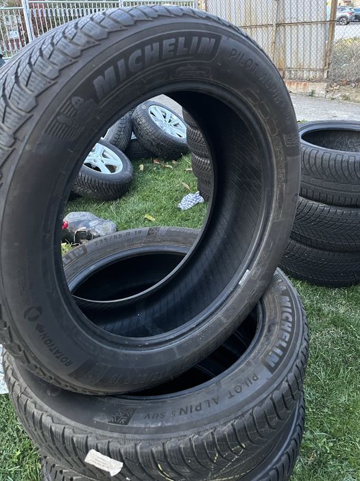 235/55/19 ЗИМНИ ГУМИ Michelin Pilot Alpin 5 SUV КАТО НОВИ
