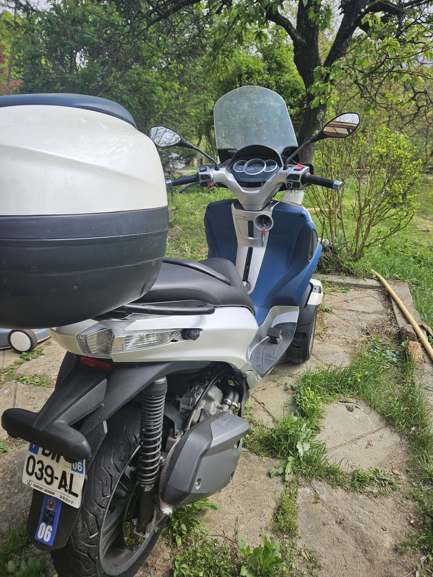 Scuter Piaggio mp3 categoria B