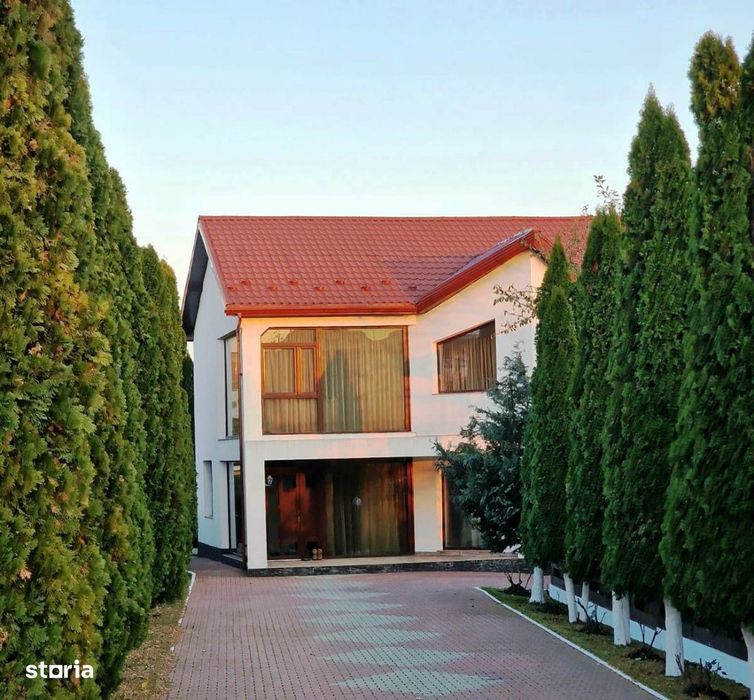 Doua vile spatioase în Valea Lupului – Oportunitate de investitie!