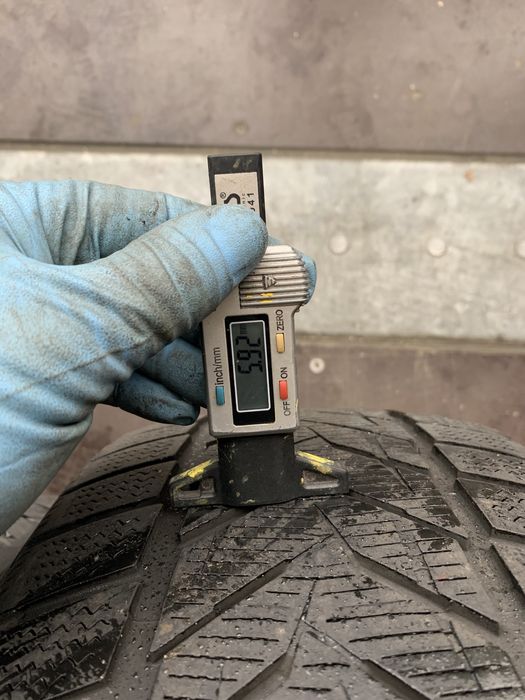 Anvelope M+S 225/40/18 Vredestein/pirelli