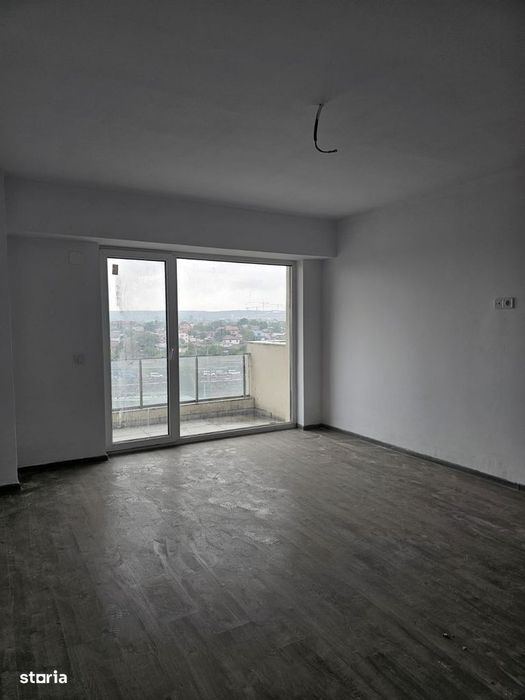 Decomandat, bloc nou, parcare inclusa,Rovine