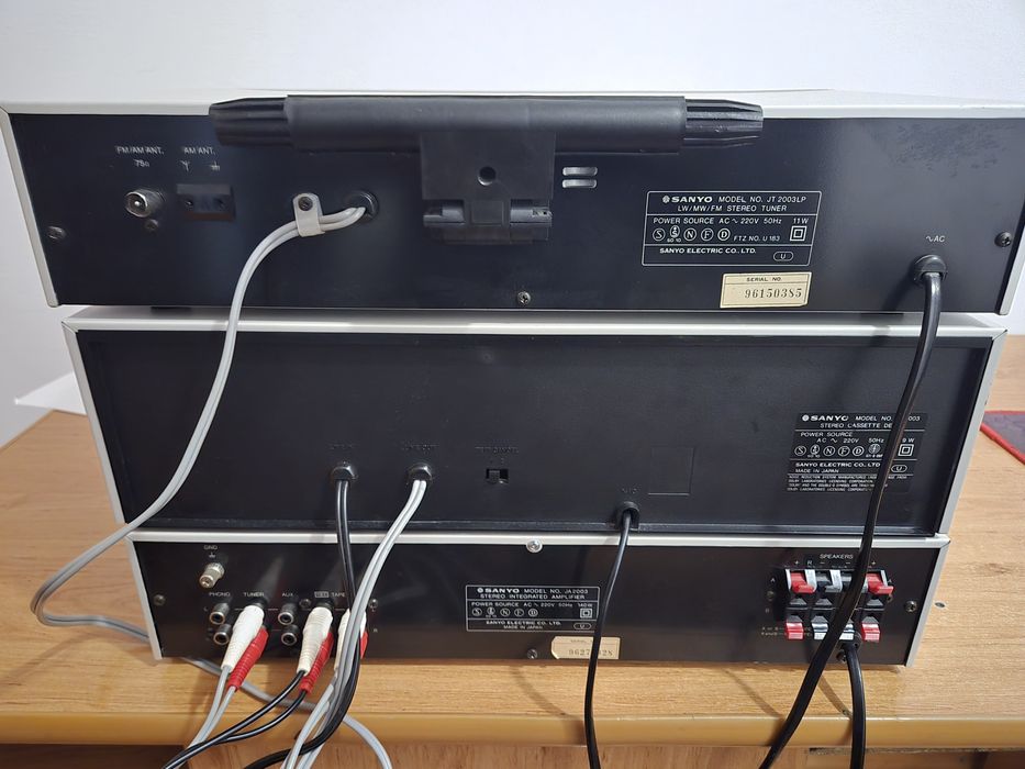 Linie audio Sanyo JA-2003