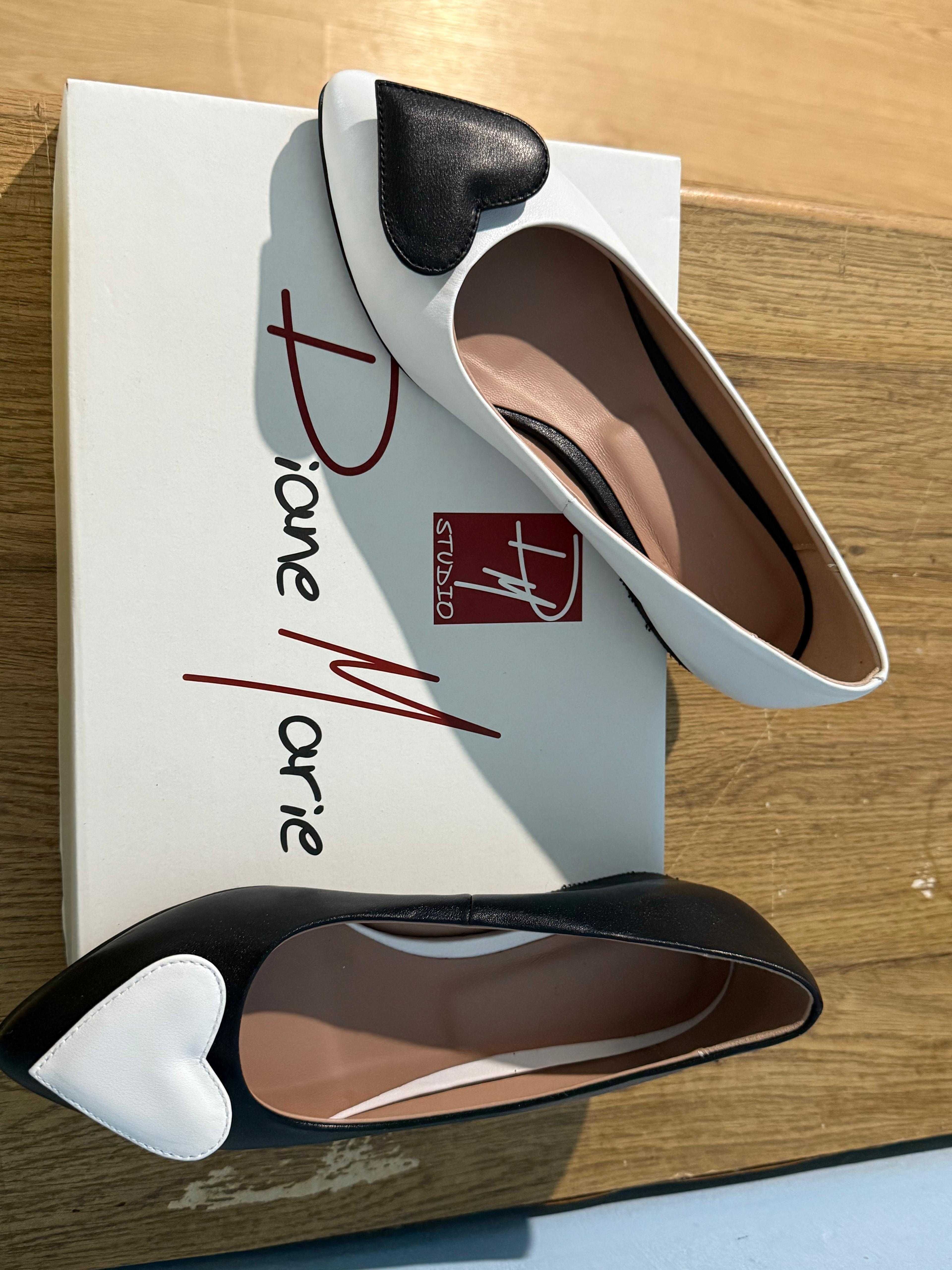 Pantofi/Balerini de piele lucrati manual