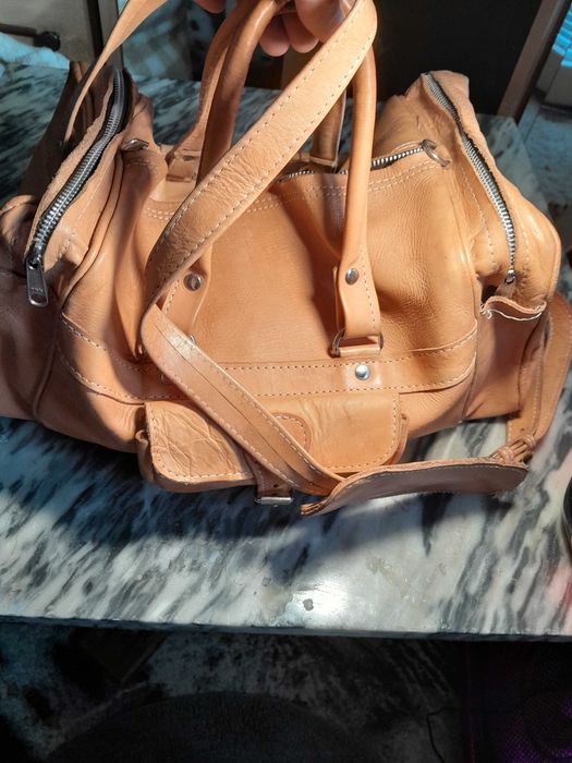 Продавам дамски кожен сак