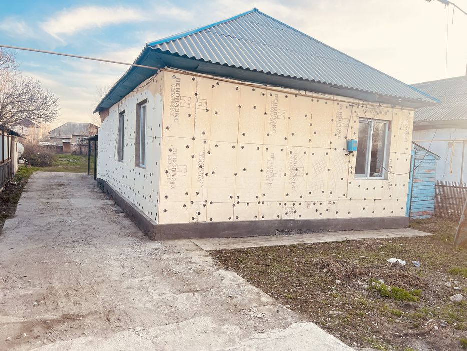 Үй сатылады.                     .