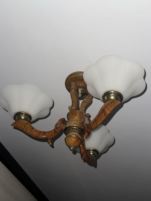 Продам люстру красивая хорошая