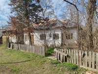 Vand casa batraneasca in Zidurile