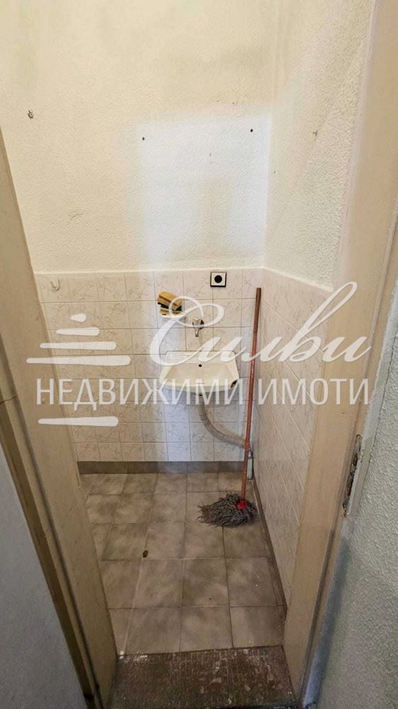 Търговско помещение под наем - кв. Център!