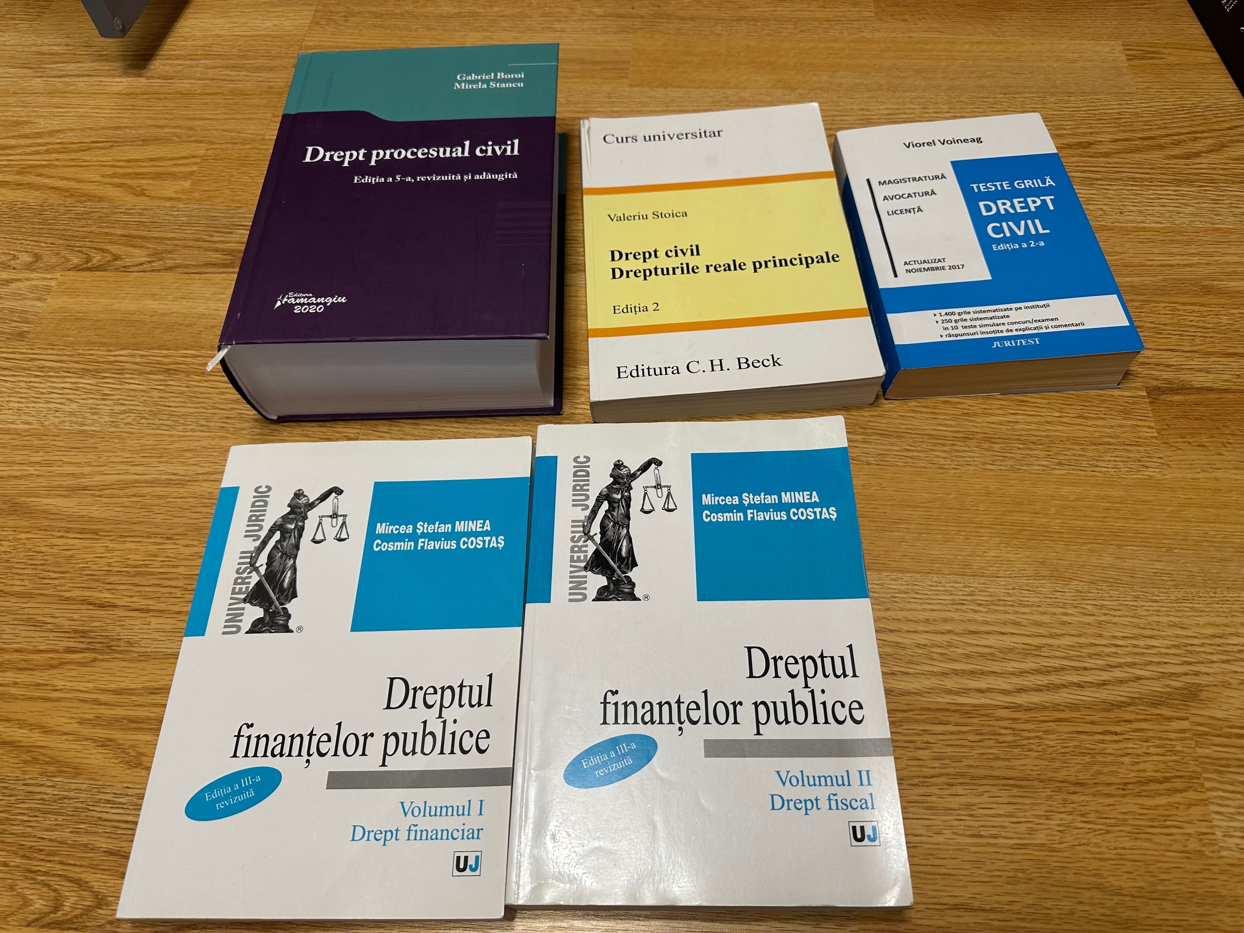Vând 4 pachete cu cărți de drept (2010 - 2022)