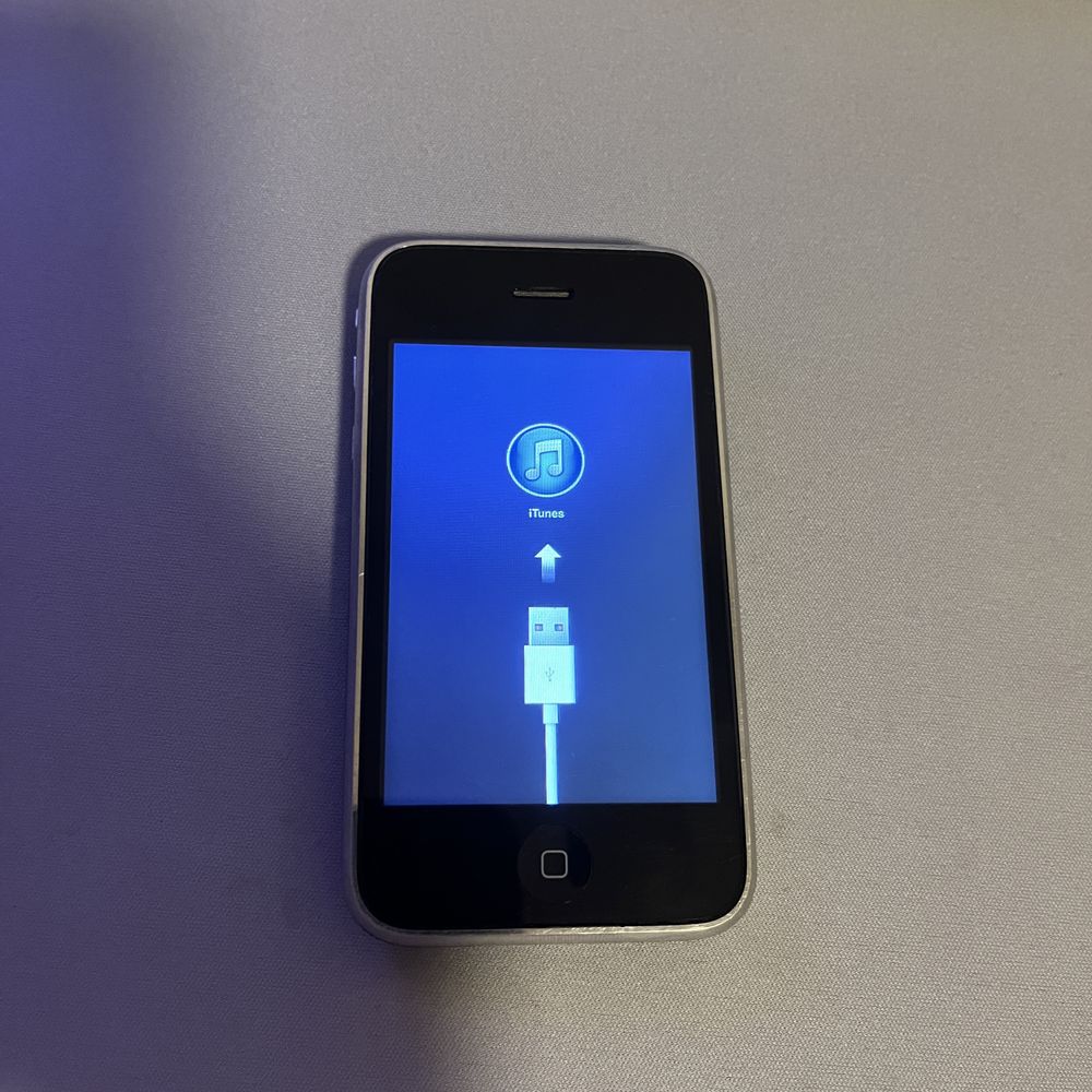 iPhone 3GS | 16 GB | Отключен