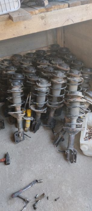 продам стойки субару есть ред