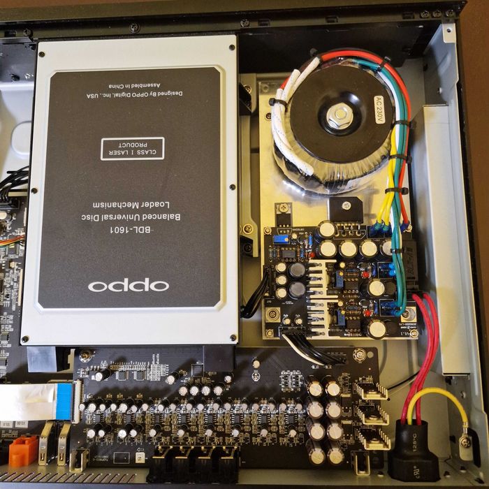 Продавам перфектен UHD 4K плейър OPPO UDP-203