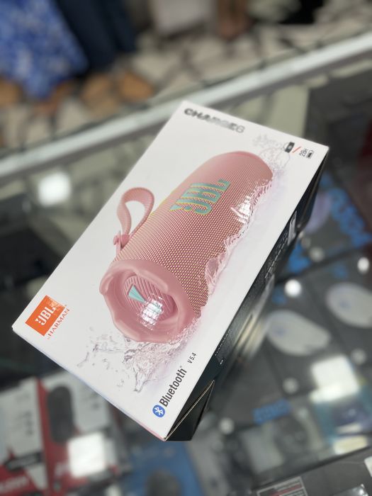 JBL Charge 6 – мощная портативная колонка с глубоким звуком