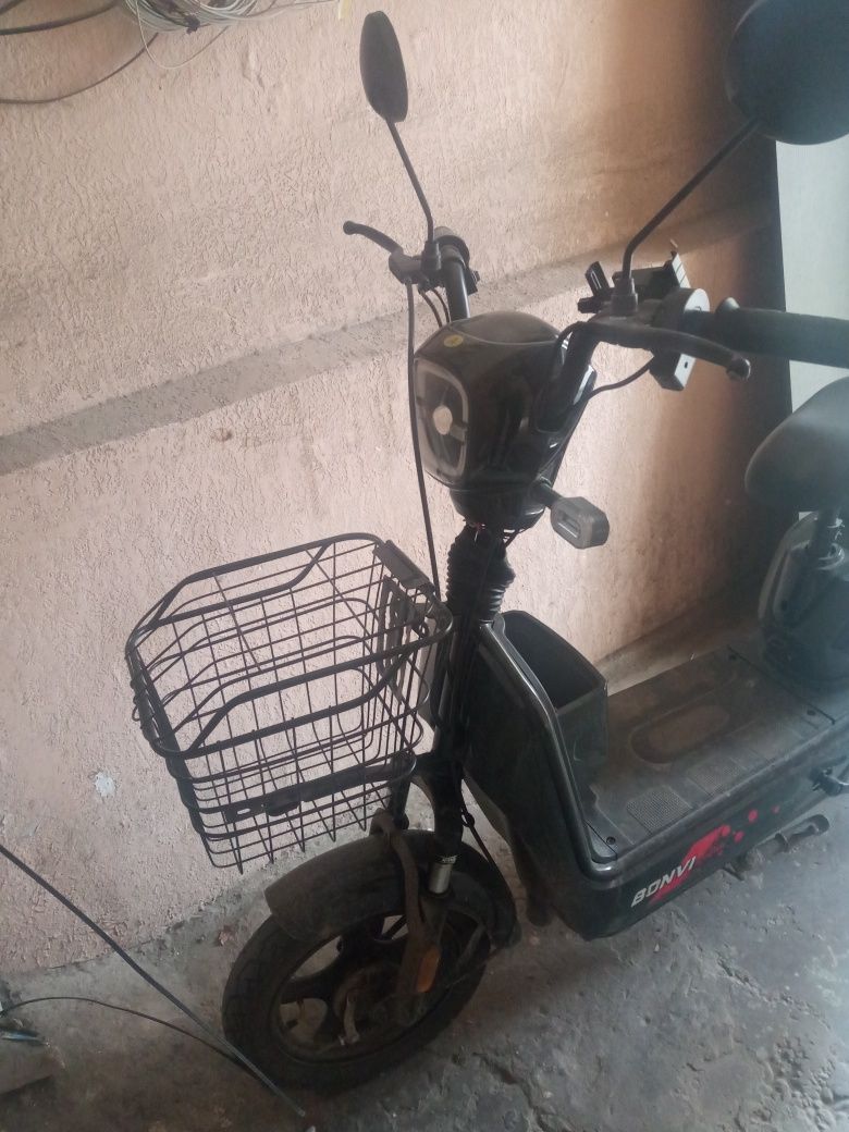 Skuter Mototsikl