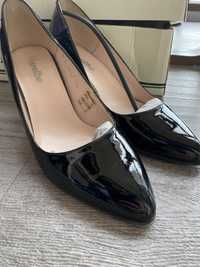 Pantofi stiletto