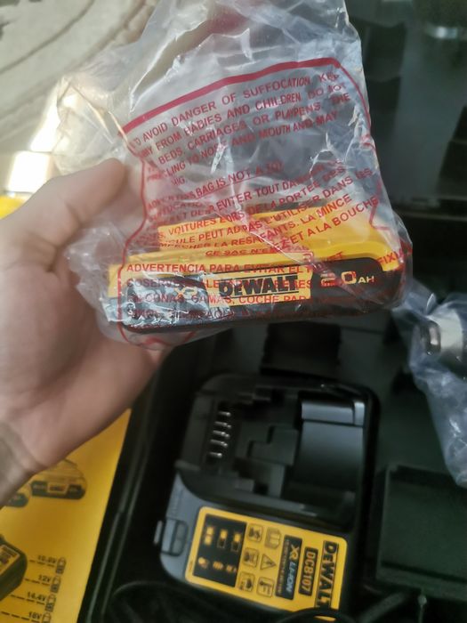 Bormasina DeWalt DCD776 771 nouă