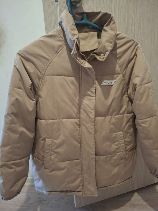 Срочно продам женскую куртку каждую за 5000т