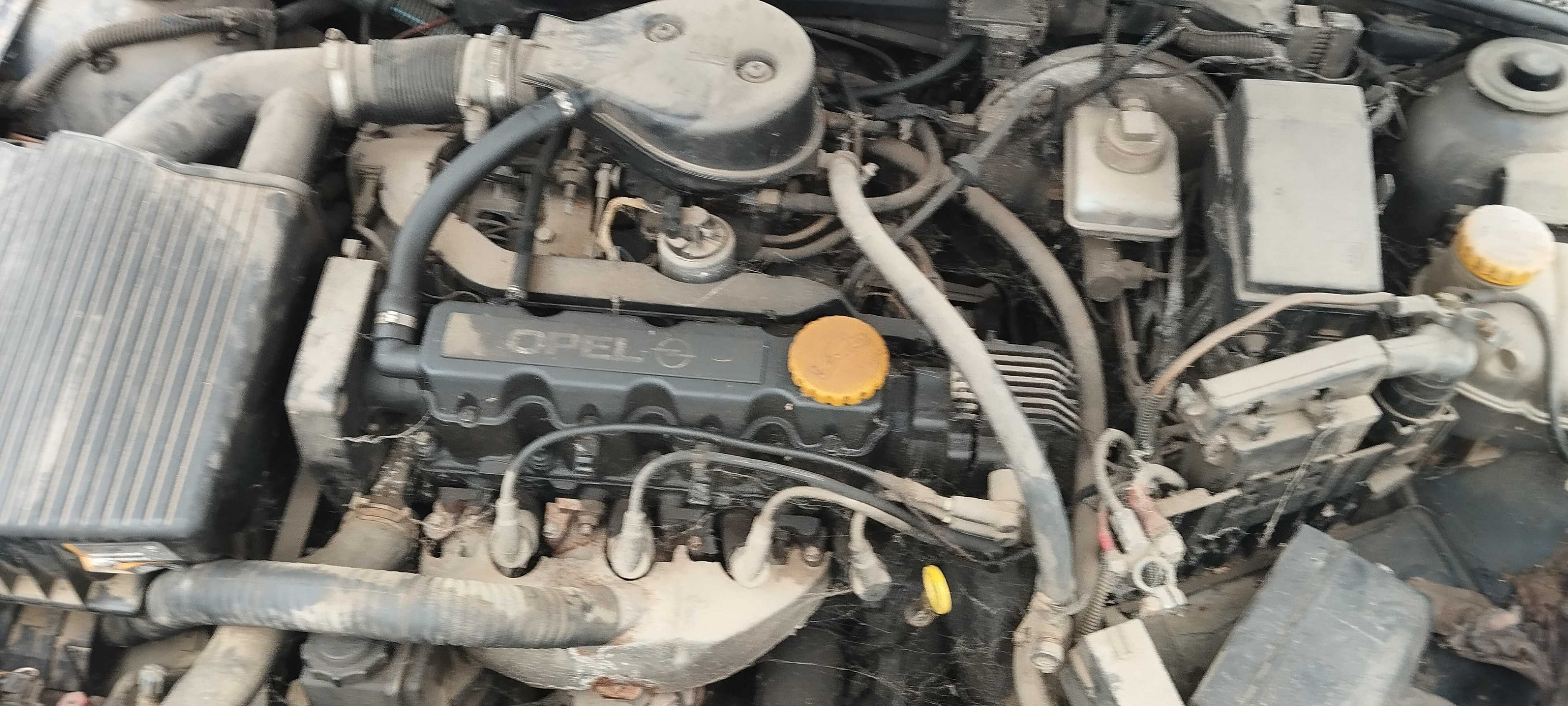 Vând Opel pentru piese
