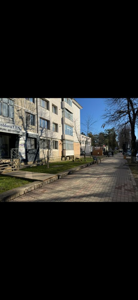 Inchiriez spatiu comercial ultracentral - lângă BCR