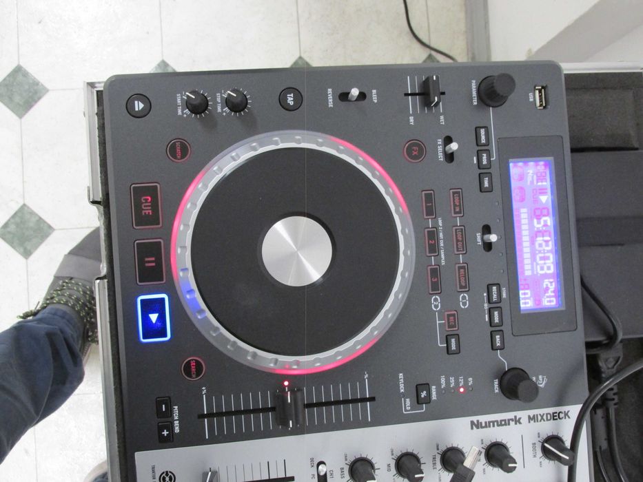 DJ конзола Numark MIXDECK