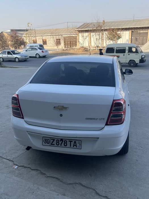 2015 yurgani 157000 kiraska oldi kapot orqa eshikda bor balon yangi 90