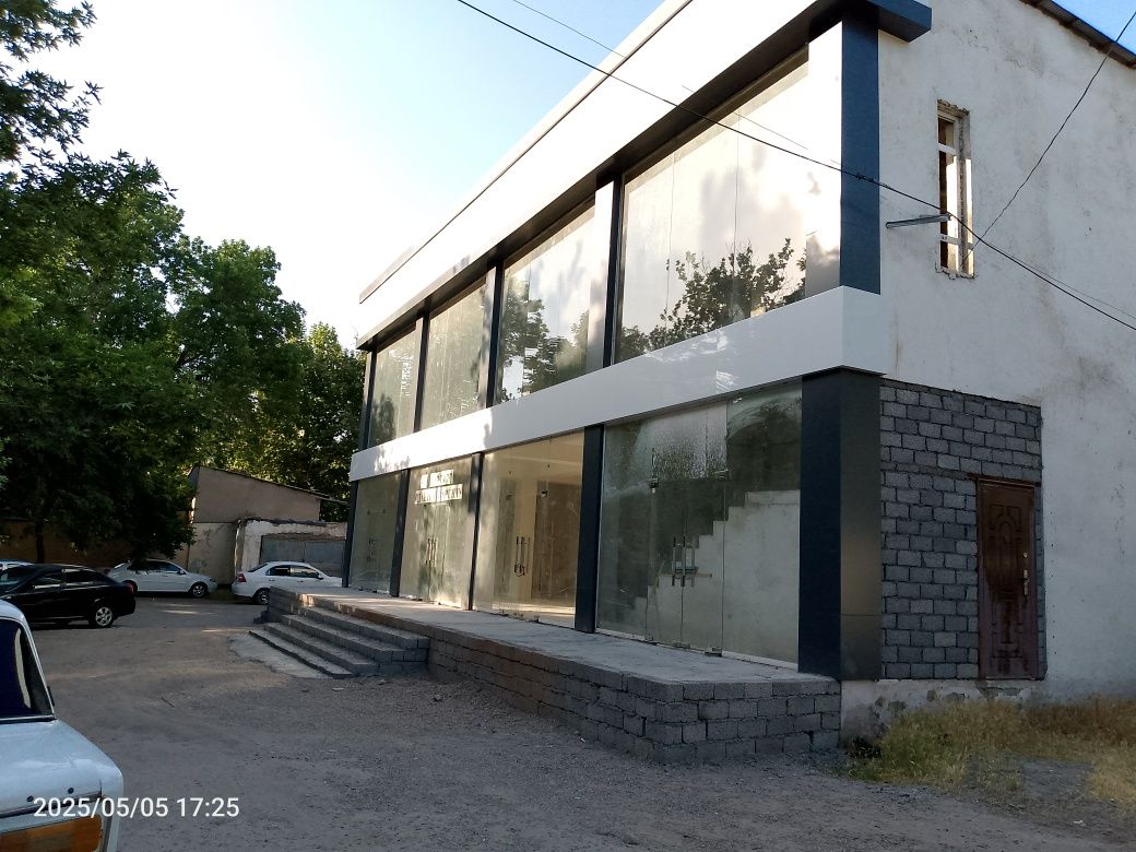 Продается нежилое помещение в г. Ахангаране.