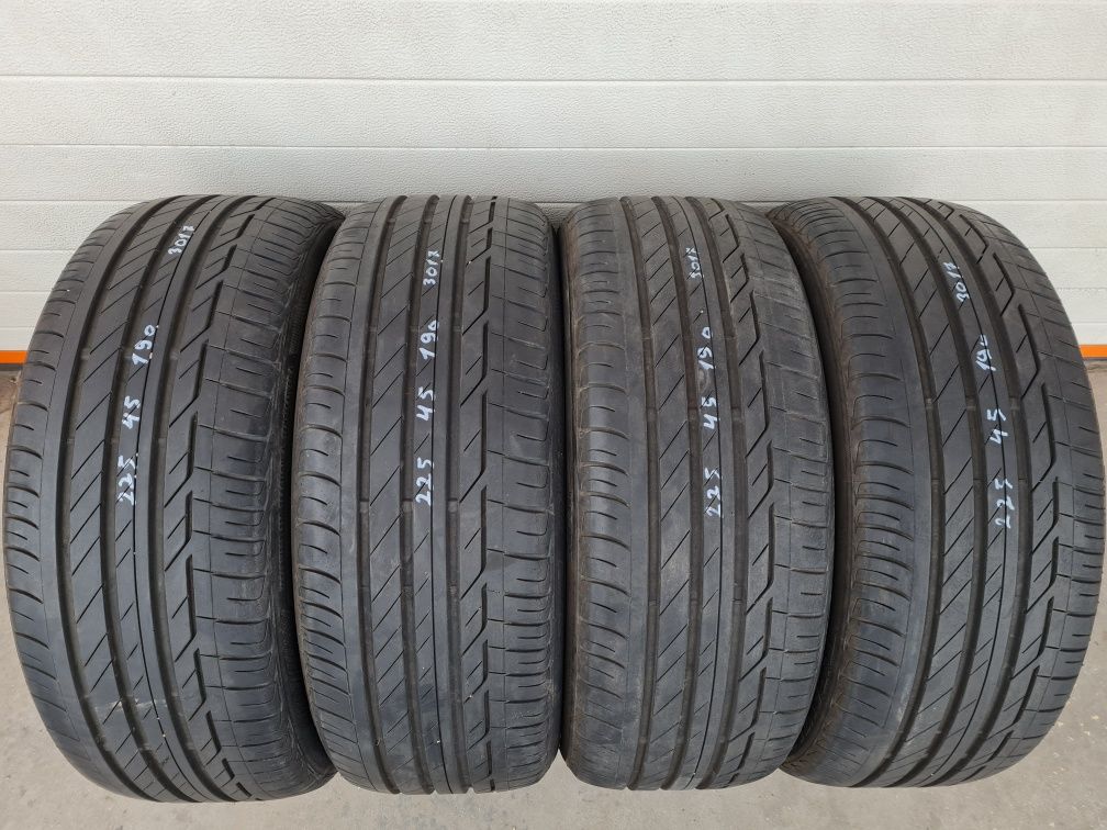 Летни гуми 4 броя BRIDGESTONE Turanzza T001 225 45 R19 дот 3017