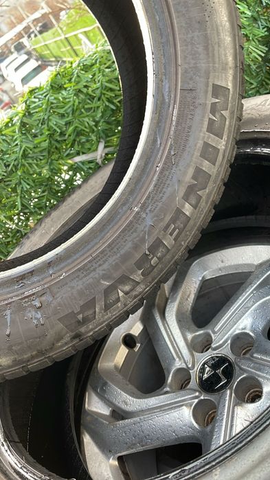 Vand 4 cauciucuri 215/55 r 17