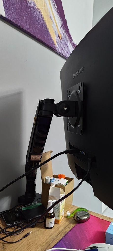 Mini ITX компьютер с монитором и шарниром для монитора