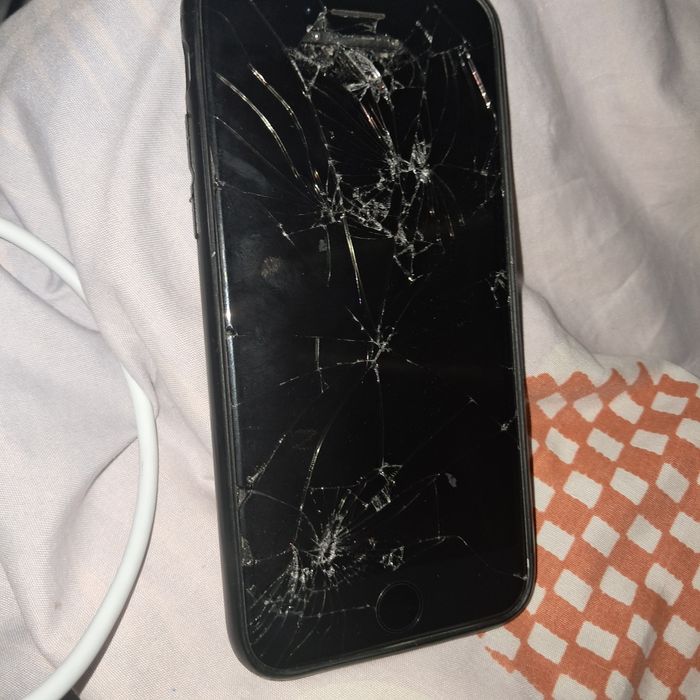 Айфон есе 2020 30 ка