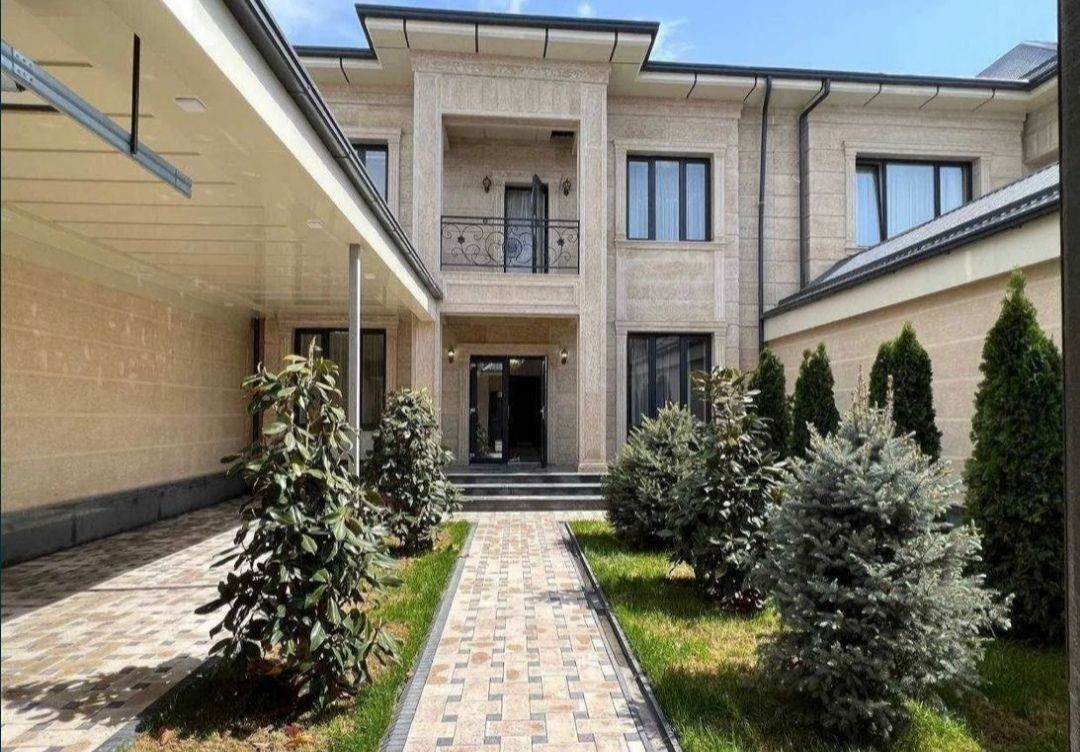 БУЗ б-р  Евро Дом 3 сотки 3 Уровня