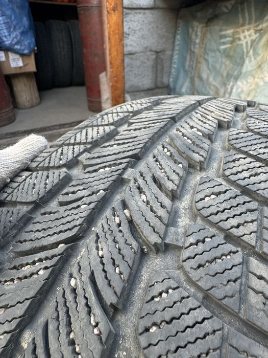 Продам зимнюю резину PowerTrac 215/60/16