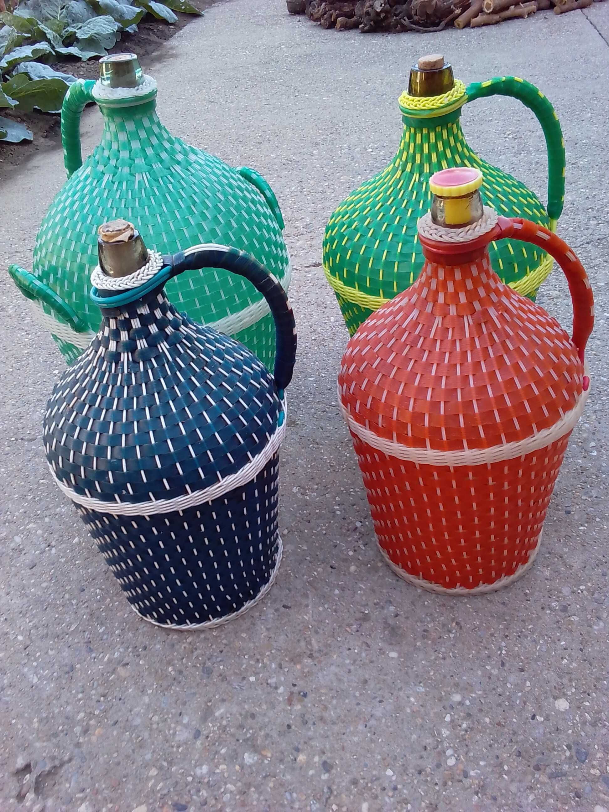 Стъклени дамаджани