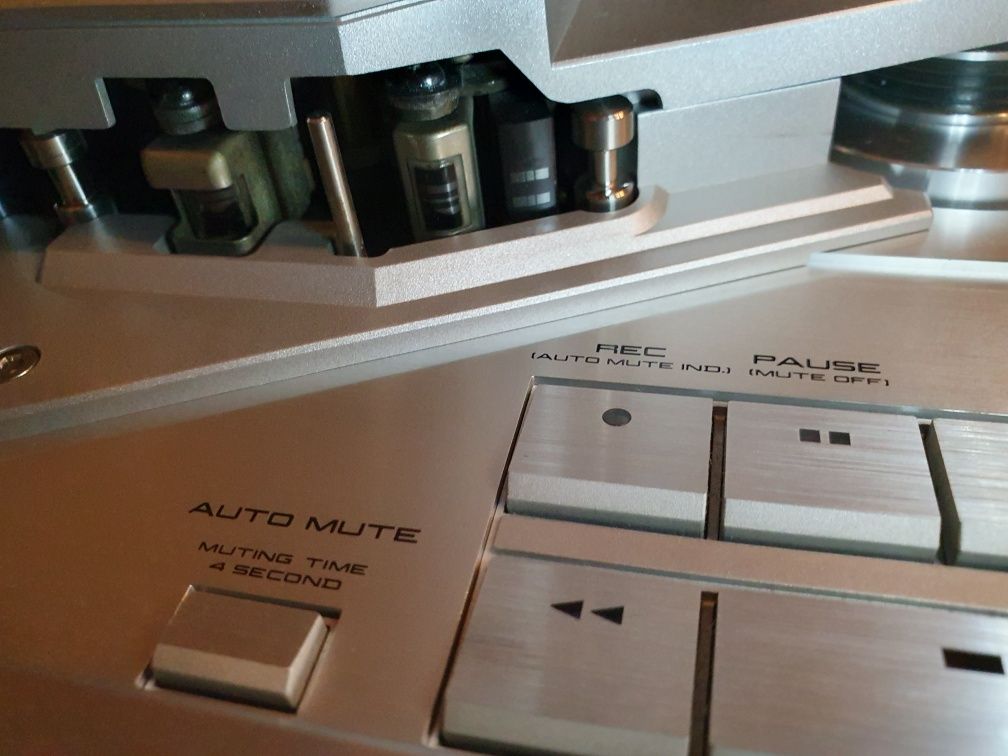 Magnetofon AKAI GX-747 LED Silver (3)