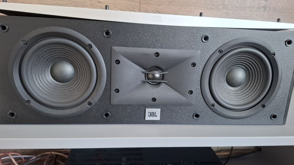 Vând sistem 5.0 JBL Arena