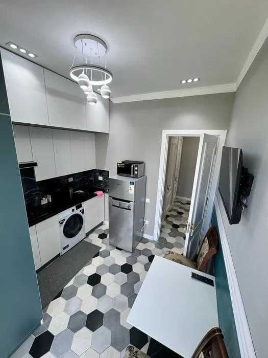 Сдаётся  2- комнатная квартира на Яшнабадском 208*