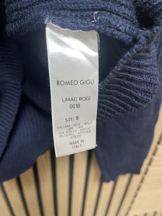Romeo Gigli : Made n ITALY - 50% вълна размер S / Оригинал
