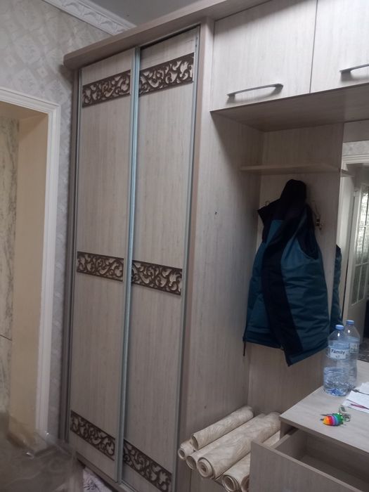 Прихожая в хорошем состояние.Продаём в связи с обновлением.