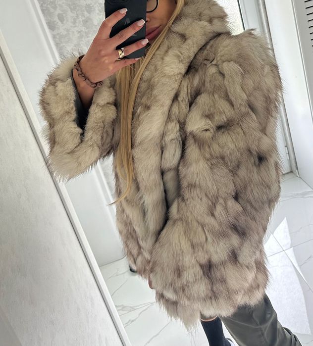 Дълго палто от сребърна лисица