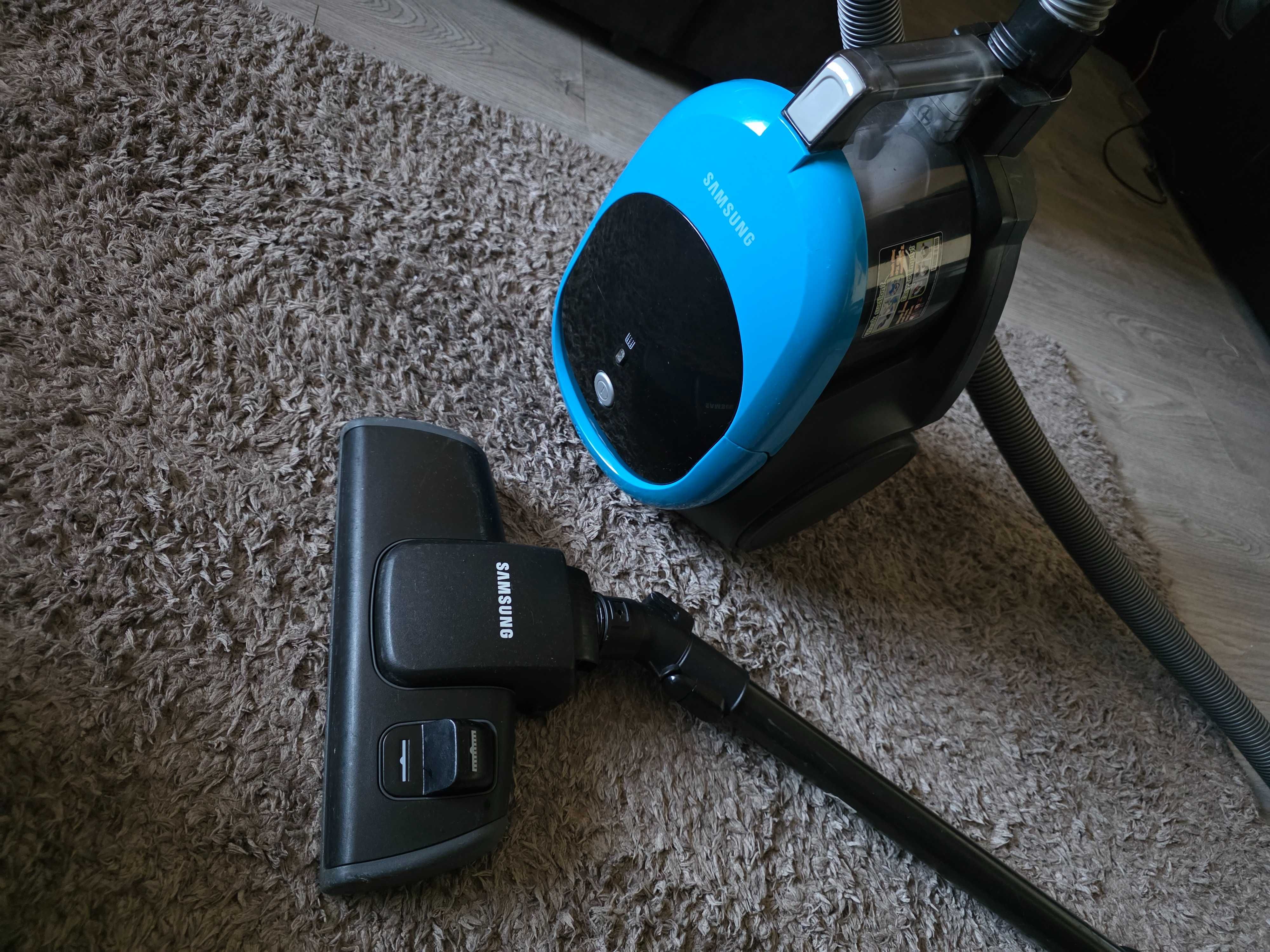 Aspirator Samsung 1500W Fara sac , cu recipient , Albastru .