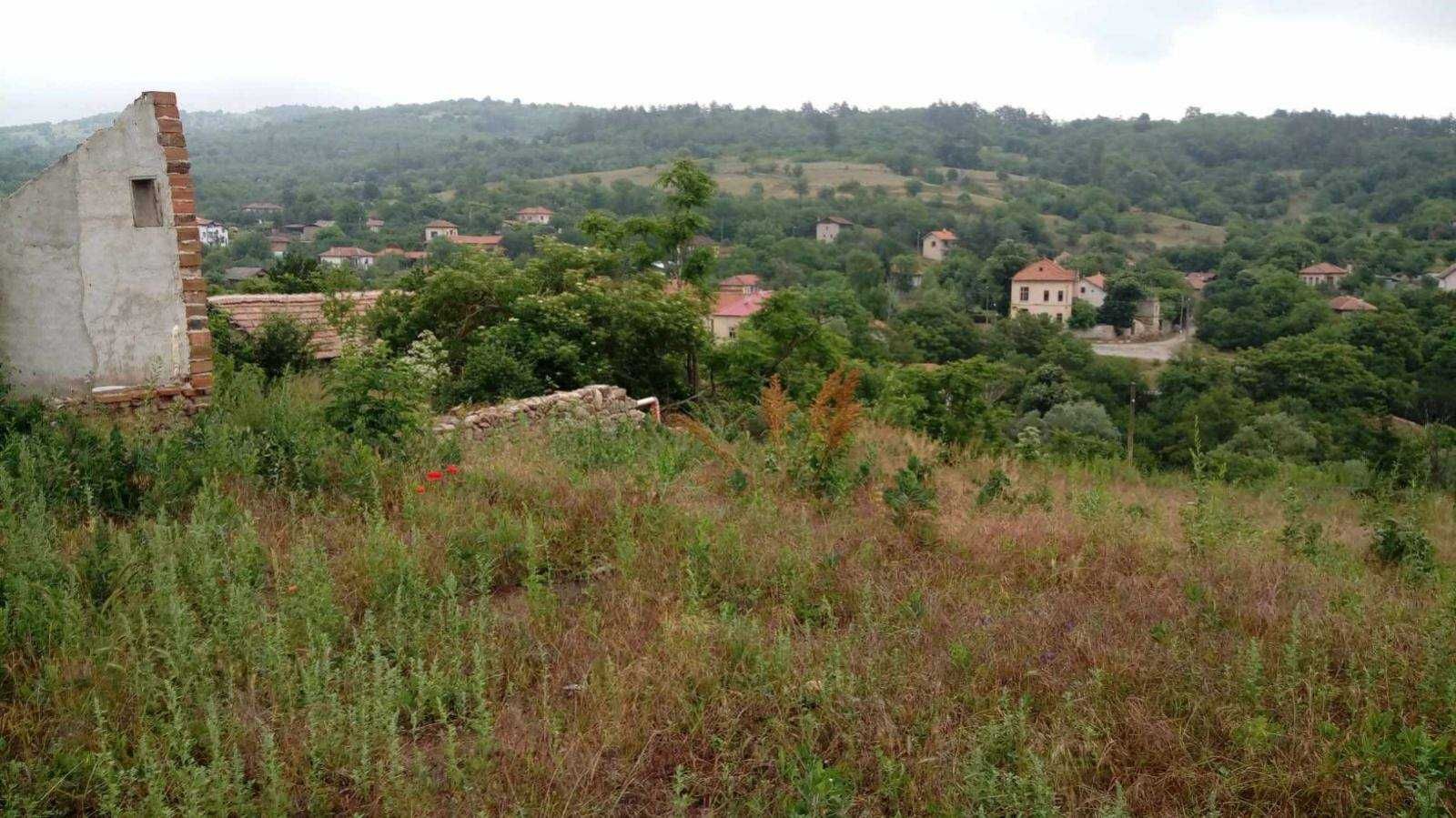 Продажба на панорамен парцел в Пъстрово