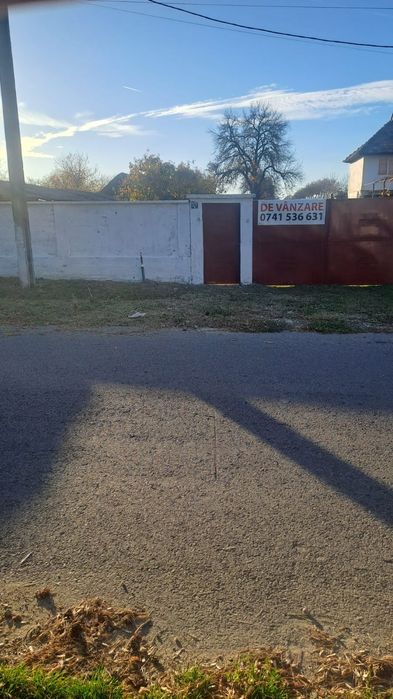 Vând teren intravilan