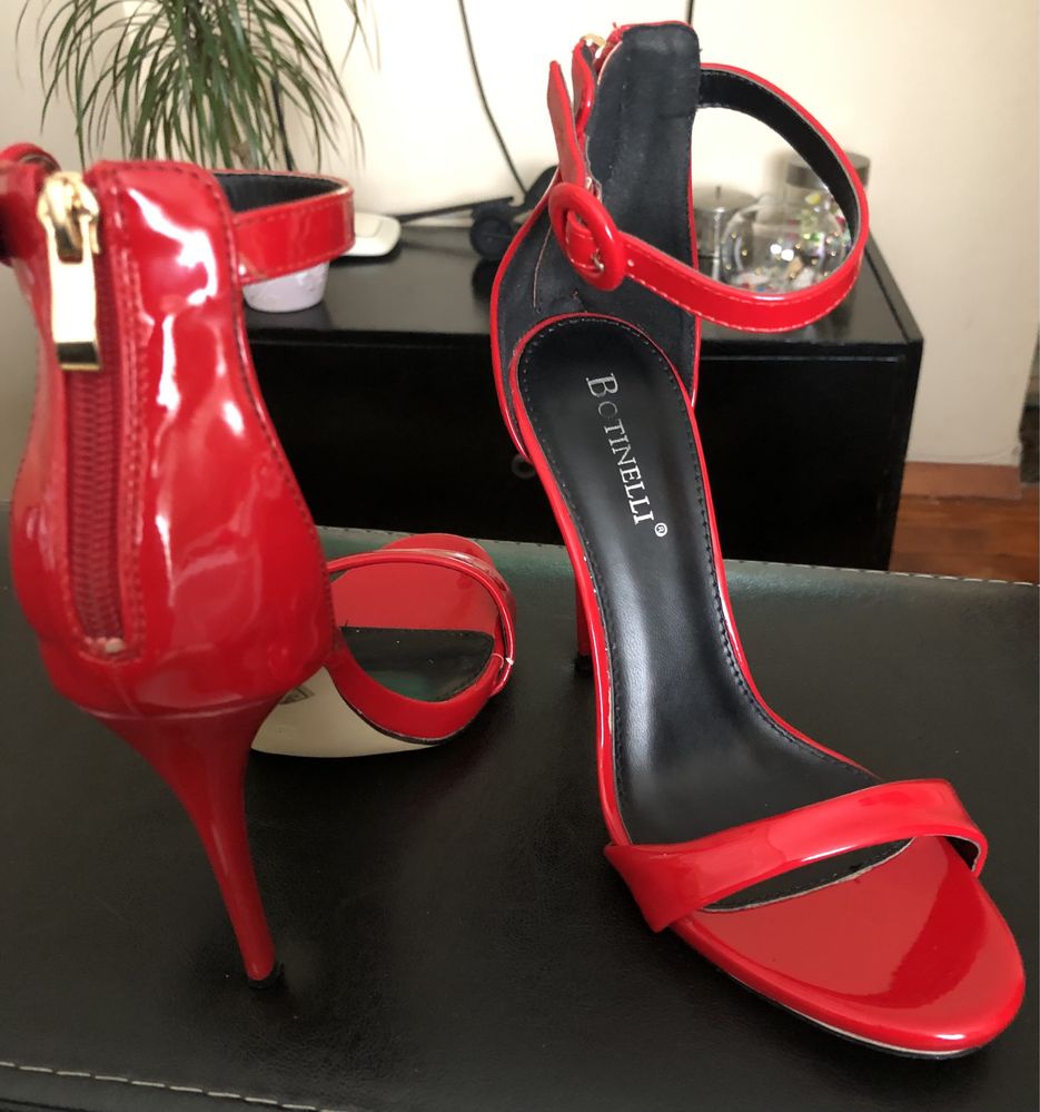 Елегантни дамски сандали Botinelli + червен лачен клъч