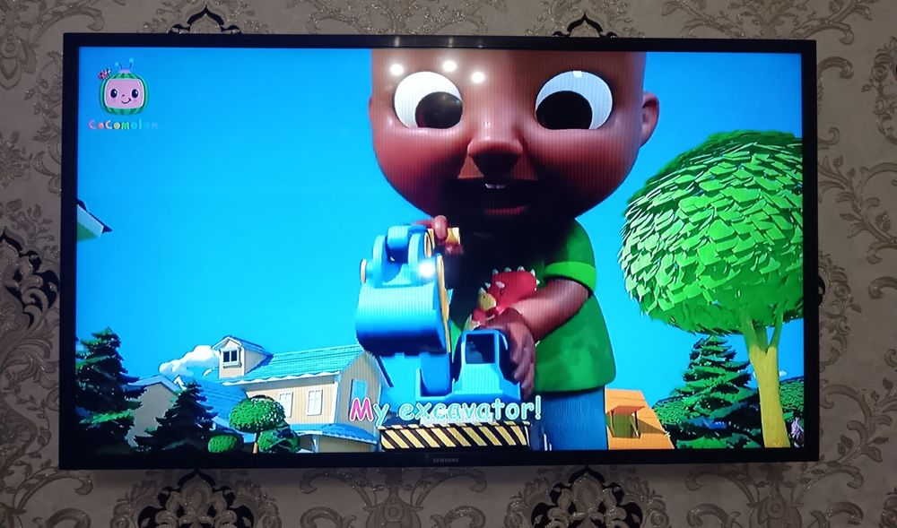 Продаётся Телевизор SAMSUNG Smart TV 43