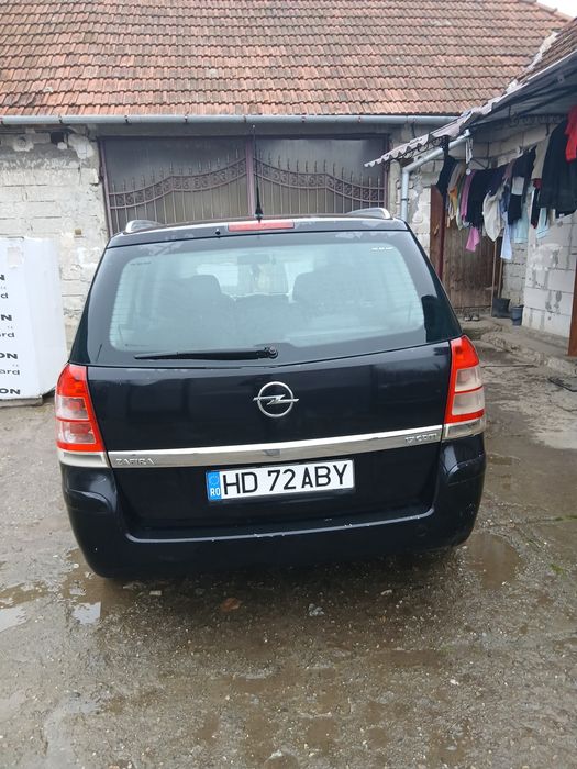 Opel Zafira, 17cti. an fabricatiei 2009 euro5 clima, încălzire în sc.
