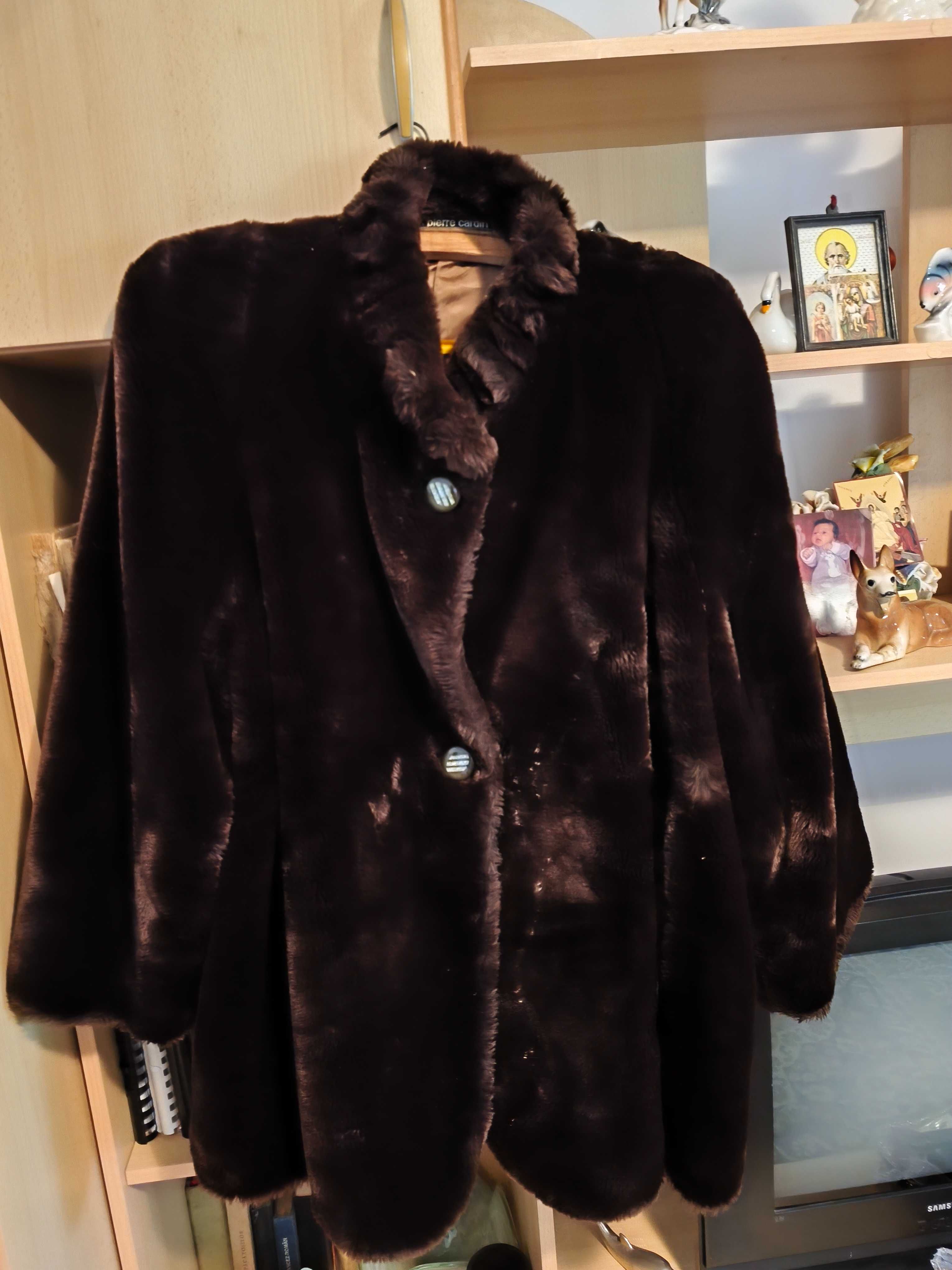 Vând Haină de Blană Pierre Cardin,in stare bună