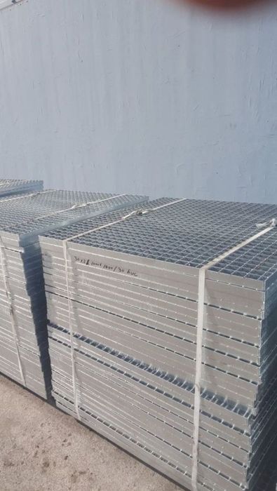 Grilaje zincate trepte zincate