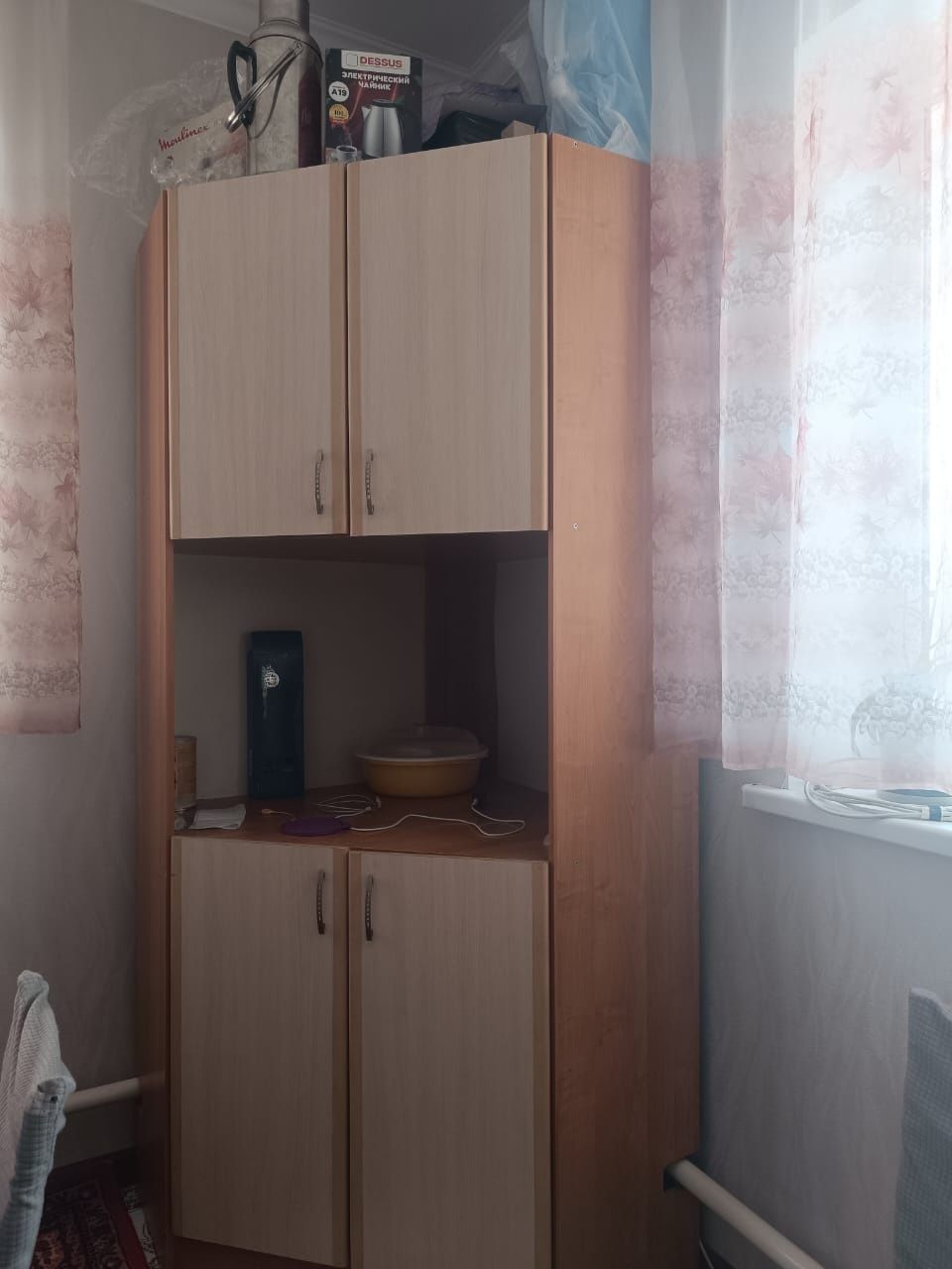 Кухонный гарнитура и прихожая  мебель