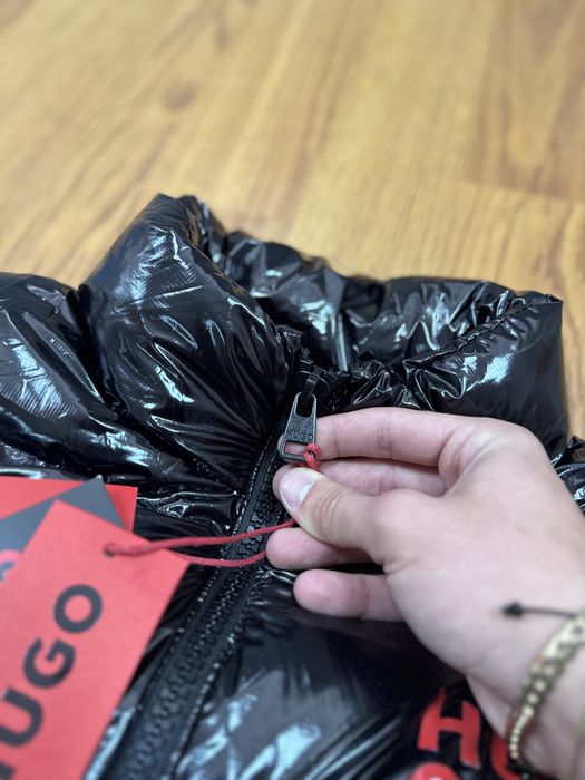 %DISCOUNT% Geaca Hugo Boss Neagra Lucioasa Premium Puf Unisex